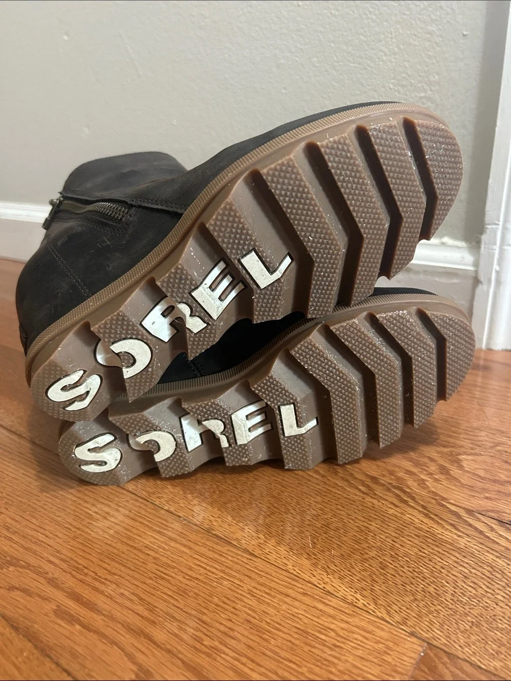 Sorel stylish black